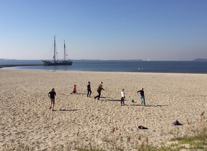 Banner voetballende jeugd.jpg