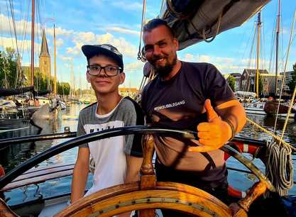 tossing met jongen stuur.jpg