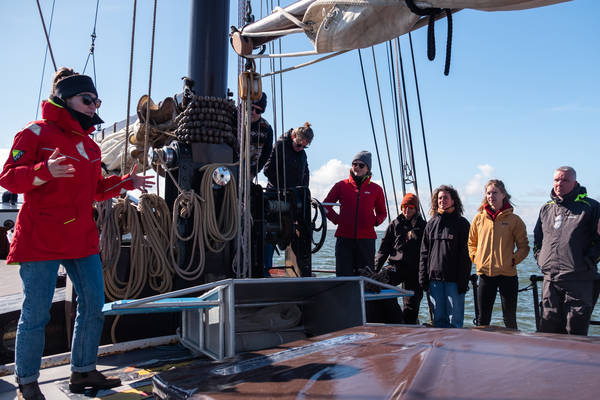 Zeilblog - Plastic expeditie op de Lauwerszee: schone manoeuvre voor de Waddenzee