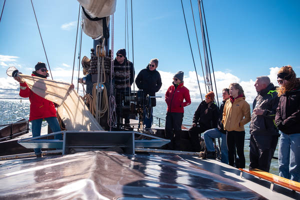 Zeilblog - Plastic expeditie op de Lauwerszee: schone manoeuvre voor de Waddenzee