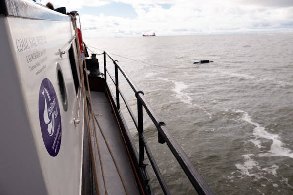 Zeilblog - Plastic expeditie op de Lauwerszee: schone manoeuvre voor de Waddenzee