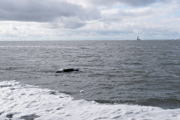 Zeilblog - Plastic expeditie op de Lauwerszee: schone manoeuvre voor de Waddenzee