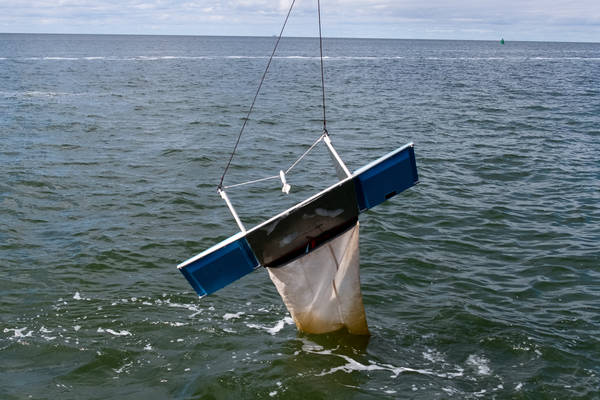 Zeilblog - Plastic expeditie op de Lauwerszee: schone manoeuvre voor de Waddenzee