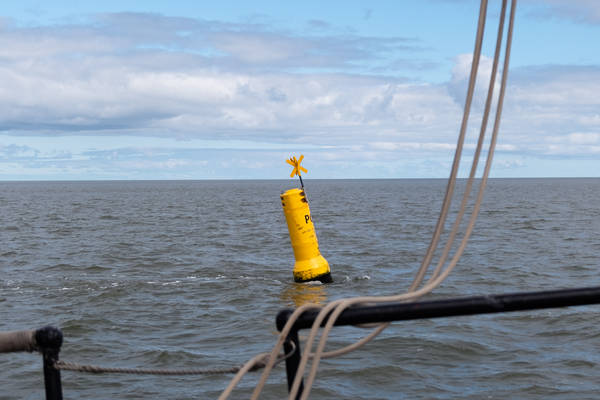 Zeilblog - Plastic expeditie op de Lauwerszee: schone manoeuvre voor de Waddenzee