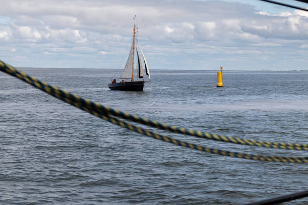 Zeilblog - Plastic expeditie op de Lauwerszee: schone manoeuvre voor de Waddenzee