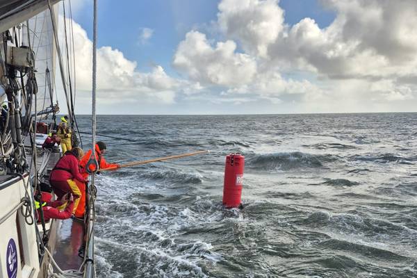Zeilblog - De Slag in de Rondte 2025: De Welvaart trotseert wind en redt een onverwachte passagier